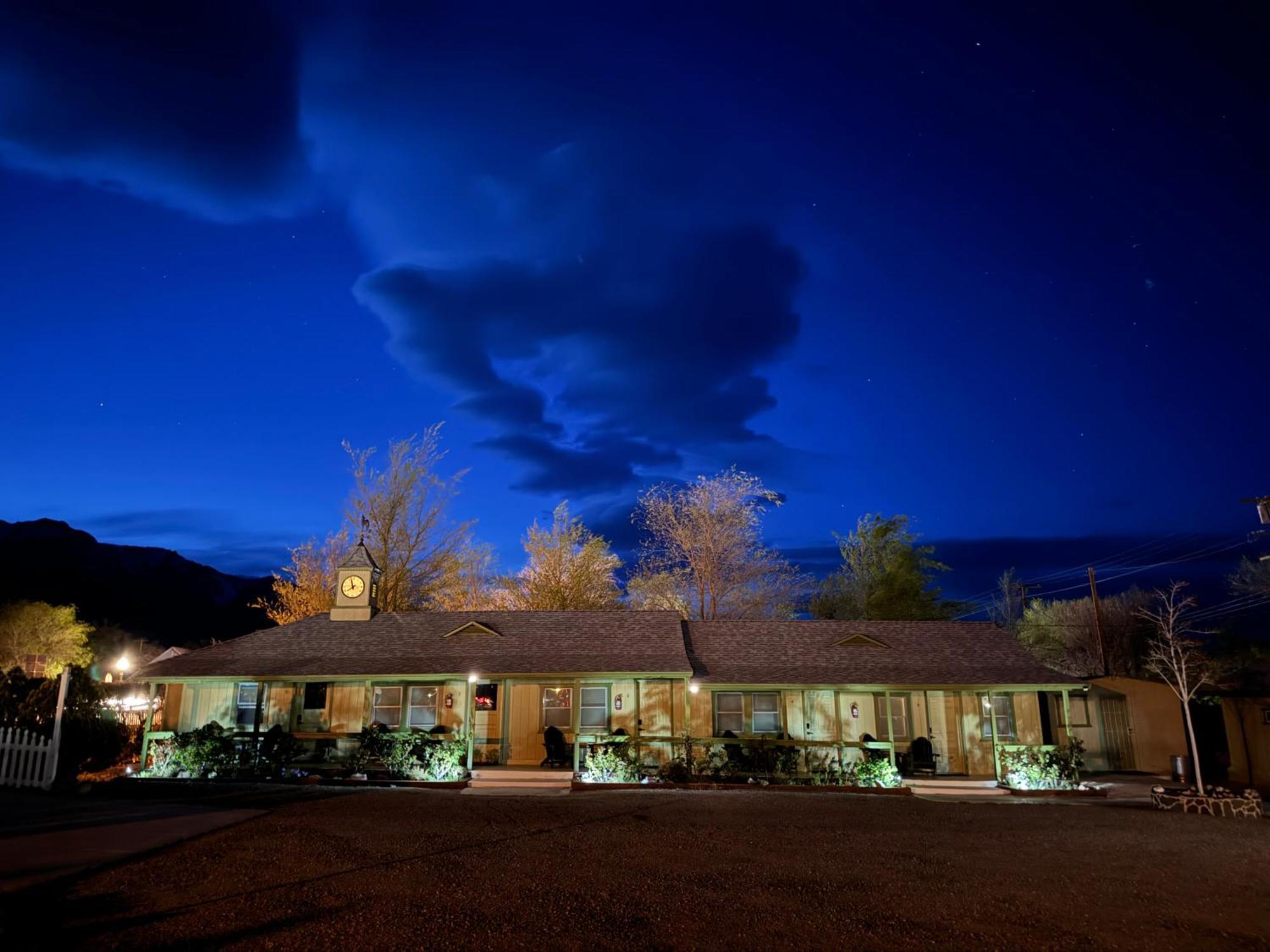 Eastern Sierra Motor Lodge Independence Exterior photo